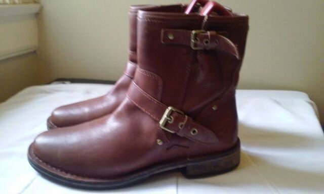 UGG leather ankle boots size 8