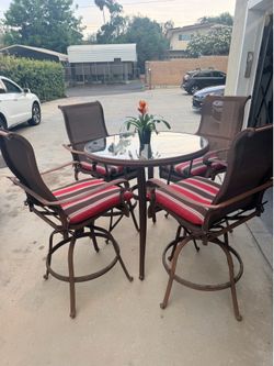 Patio Set (YES STILL AVAILABLE)