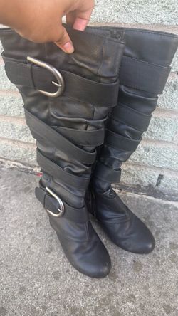 Black Knee-High Buckle Boots size 6 check more photos