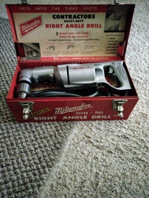 MILWAUKEE 1/2 INCH RUGHT ANGLE DRILL