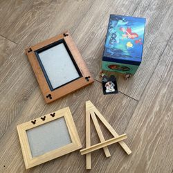 ✨ Disney Collectibles Bundle – Frames, Pins, Pendant & Little Mermaid Jewelry Box