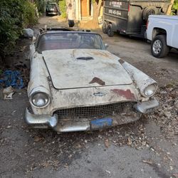 1957 Ford Thunderbird