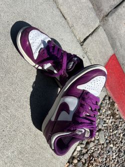 GIRLS NIKE DUNKS - SIZE 4.5 girls