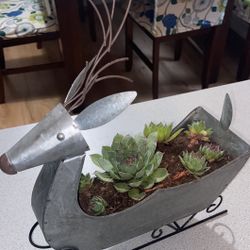 Galvanized Reindeer With Hen&chicks