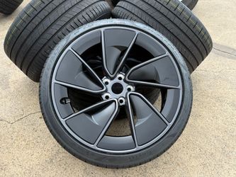 BRAND NEW Pirelli P Zero ELECT tires summer sport tires 235/35R20 in front 275/30R20 in rear. tires have 100% tread remaining, less than 1 miles on th