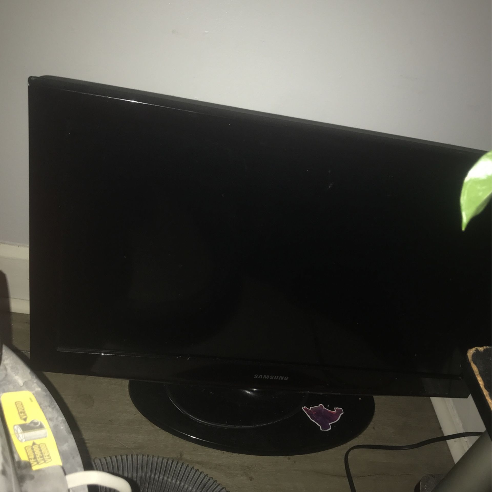 32 Inch Samsung Tv Wit Remote