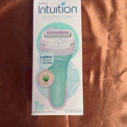 Schick Intuition Razor With 2 Cartridges 