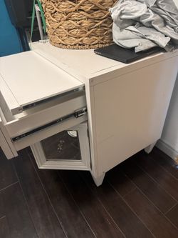 Night stand cabinet