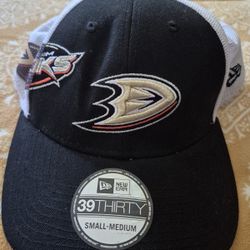 Anaheim Ducks Era 39THIRTY Stretch Fit Hat (S/M)