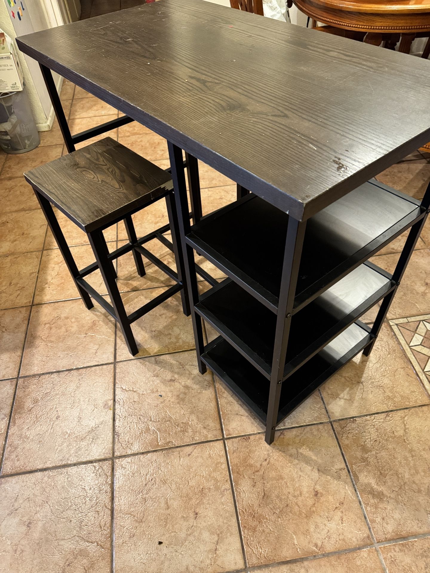 Modern Counter-Height Table with Stools & Storage Shelves – Space-Saving Design
