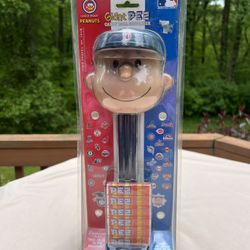 Charlie Brown Peanuts Giant Musical Pez Dispenser MLB Boston Red Sox 