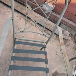 Patio Dining Set Needs Some Work 