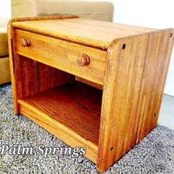 Solid Oak Nightstand / End Table 1 Draw