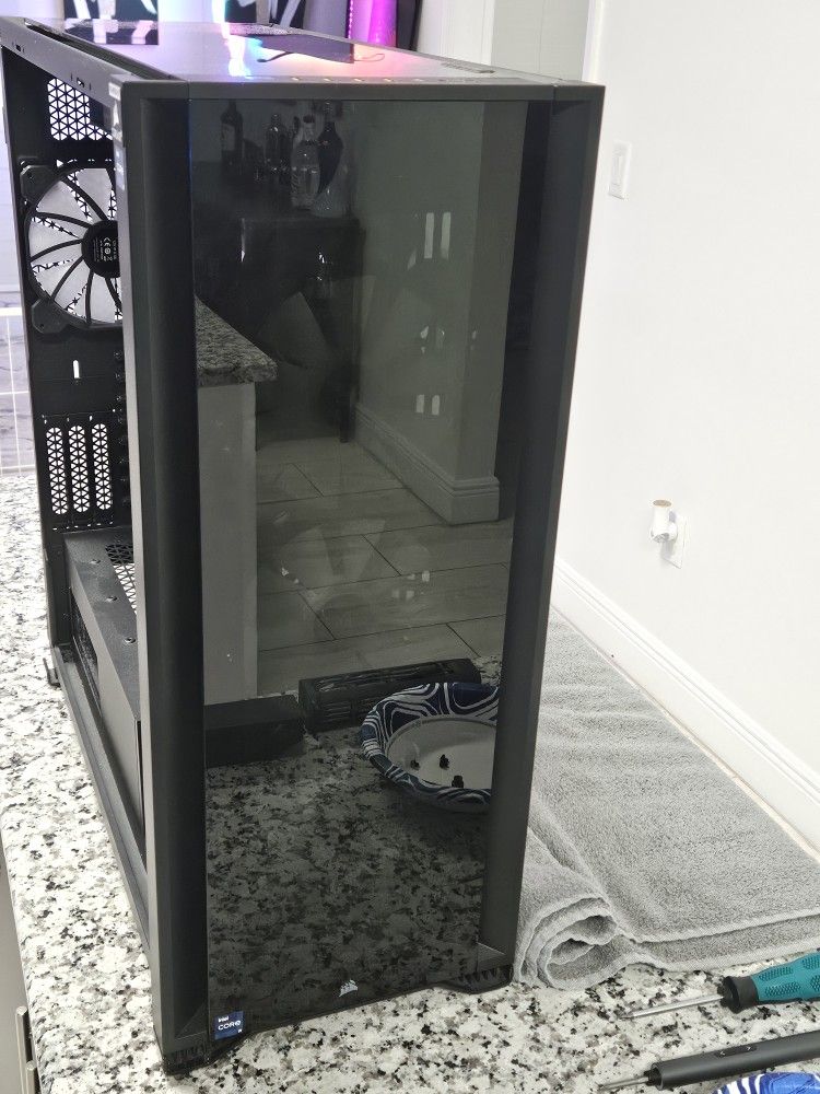 Corsair 7000x  Pc Case With Rgb Fans And Cpu Cooler 