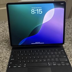 iPad Pro 12.9” 3rd Gen 64GB, w/ Apple Keyboard Case And Gen 2 Apple Pencil 