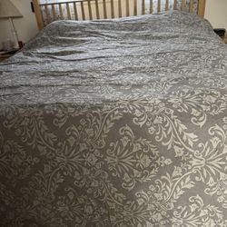 King Size Comforter And 2 Pillow Shams