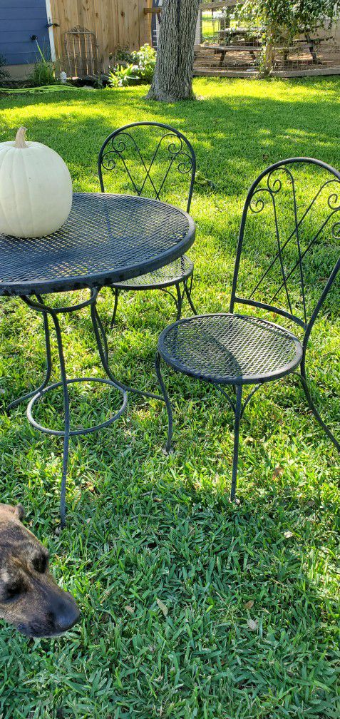 Vintage Metal Outdoor Table And 2 Chairs