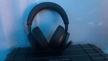 all black XBOX wireless headset