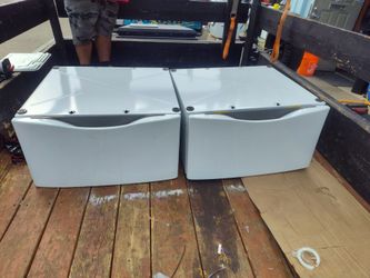 Kenmore LG washer and dryer pedestal universal 27 in wide slide out drawers