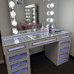 New Hollywood Make Up Vanity Bluetooth And RGB Lighting