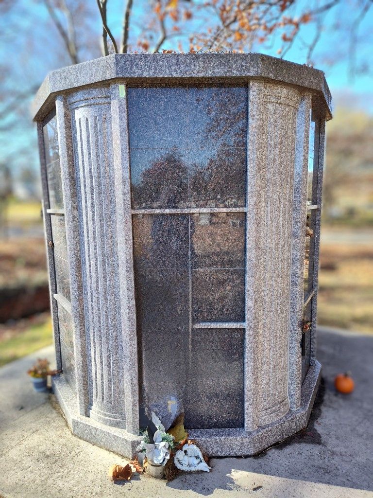 Rest Haven, Columbarium, Urns/Ashes, Na. E Plates
