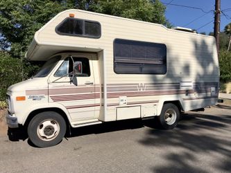 1987 Chevy C30 Winnebago 20 foot 350CI