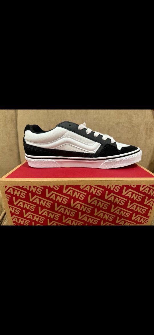 MENS VANS SIZE 9 NEW......