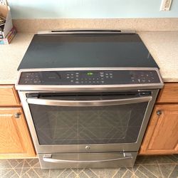 GE Profile 30 Electrical Stove 