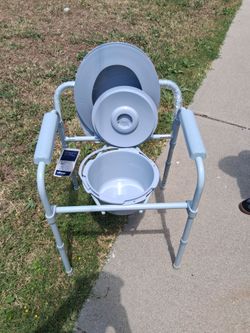 Portable Toilet......Never used