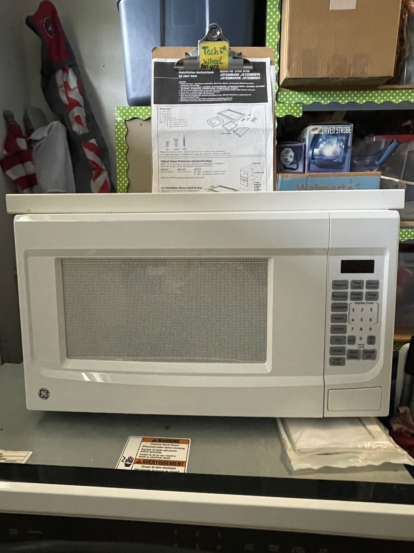 GE 1.6 Cu Ft White Microwave