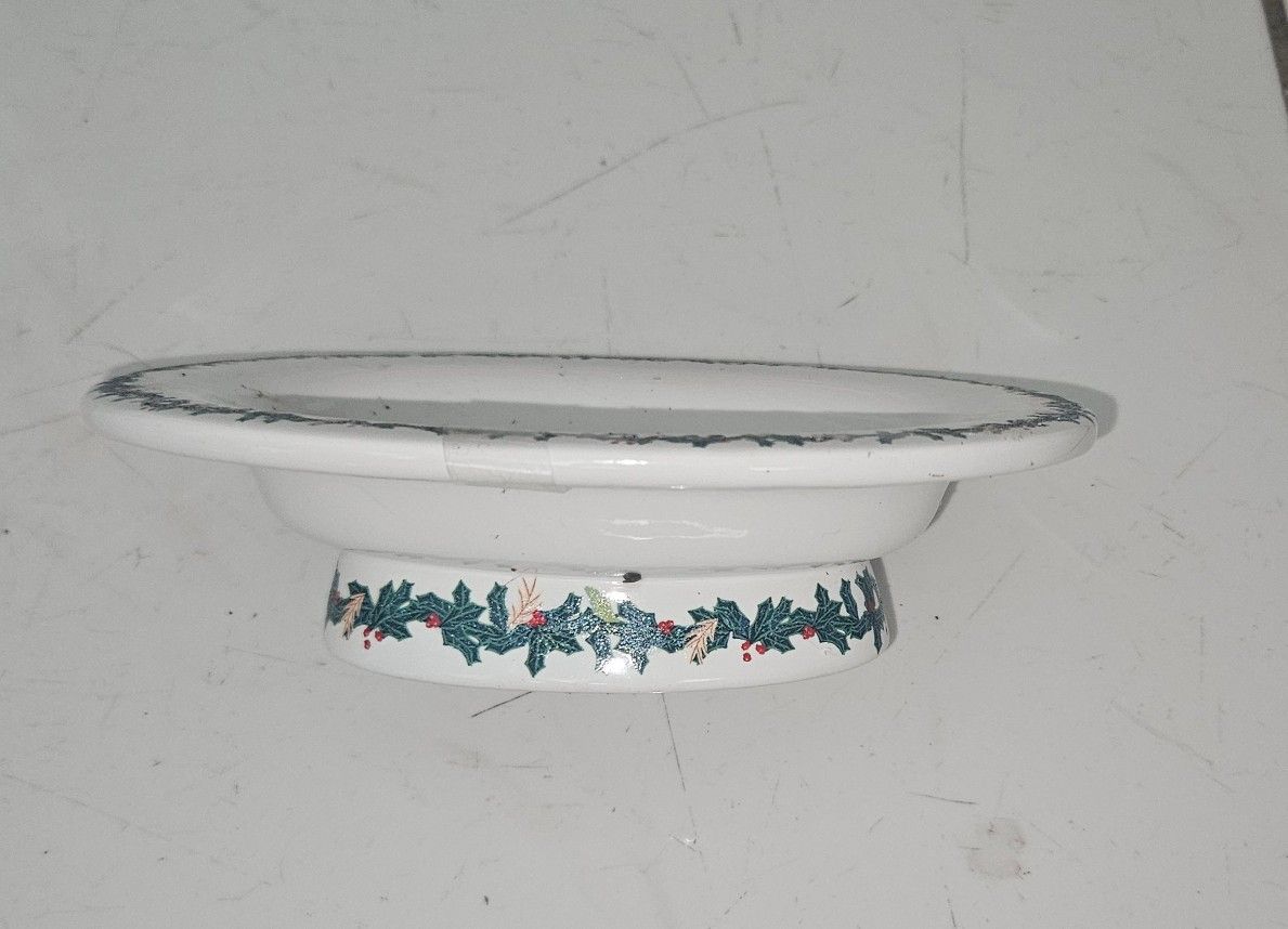 Vtg Bath and Body Works Holiday Soap Dish Holder Ceramic 7x5" Holly Leaves Berries
