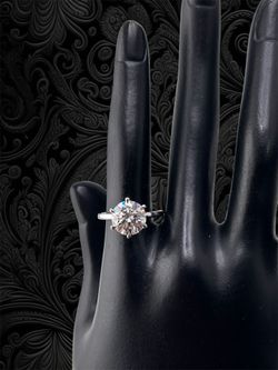 Round shape lab-grown certified-solitaire Ring