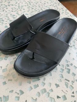 Women’s Donald Pliner Sandals Size 8 - Make Offer