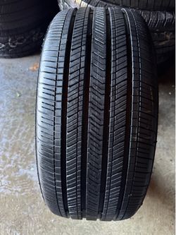235 40 19 Goodyear Eagle touring tire