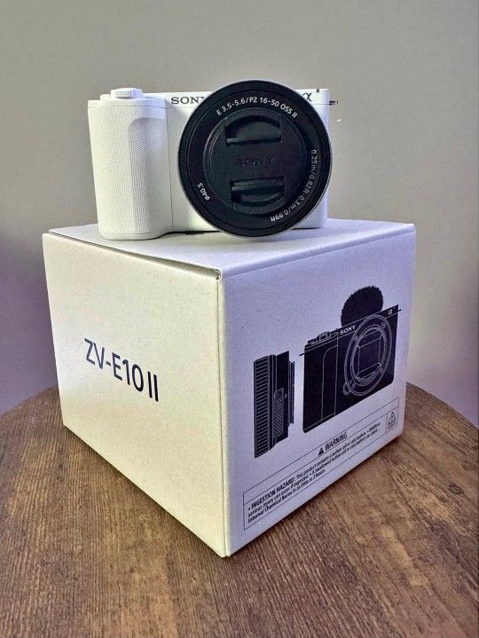 Sony ZV-E10 Mark ii w Cage and Memory Card