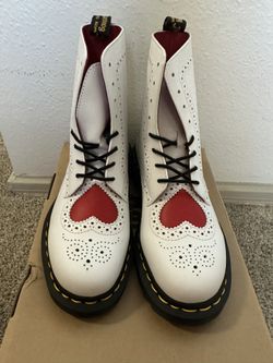 Doc Martens Bentley II Heart