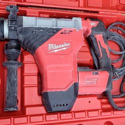 MILWAUKEE ELECTRIC 1-3/4 SDS MAX HAMMER DRILL 400$