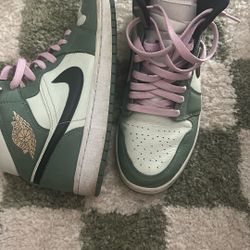 Jordan 1 Mid Size 9.5 Men 11 In Women 