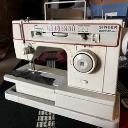 Vintage sewing machine 🧵