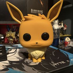Jumbo Eevee Funko Pop