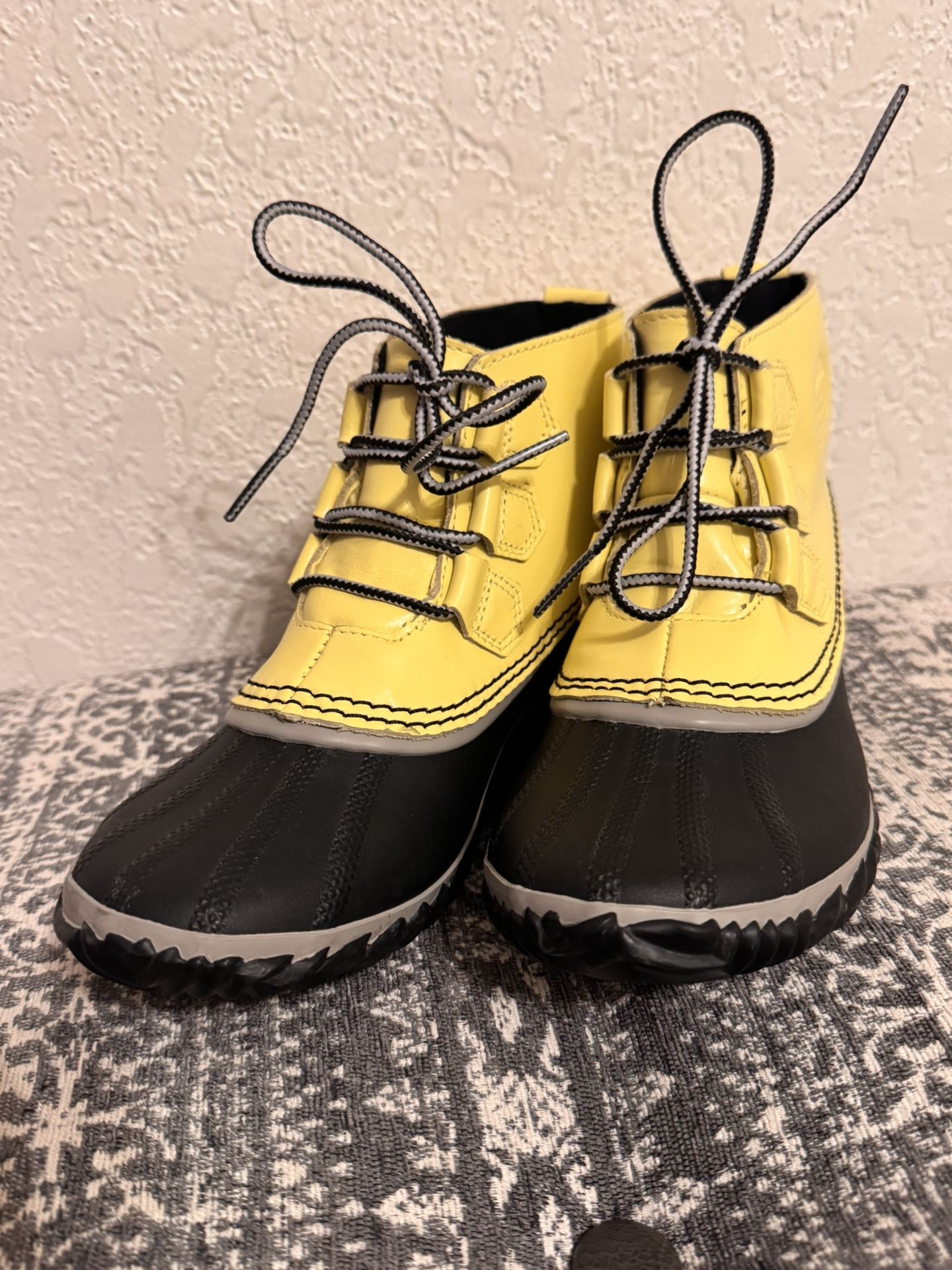 NEW Sorel Women’S Out 'N About RAIN Boots - Size 8