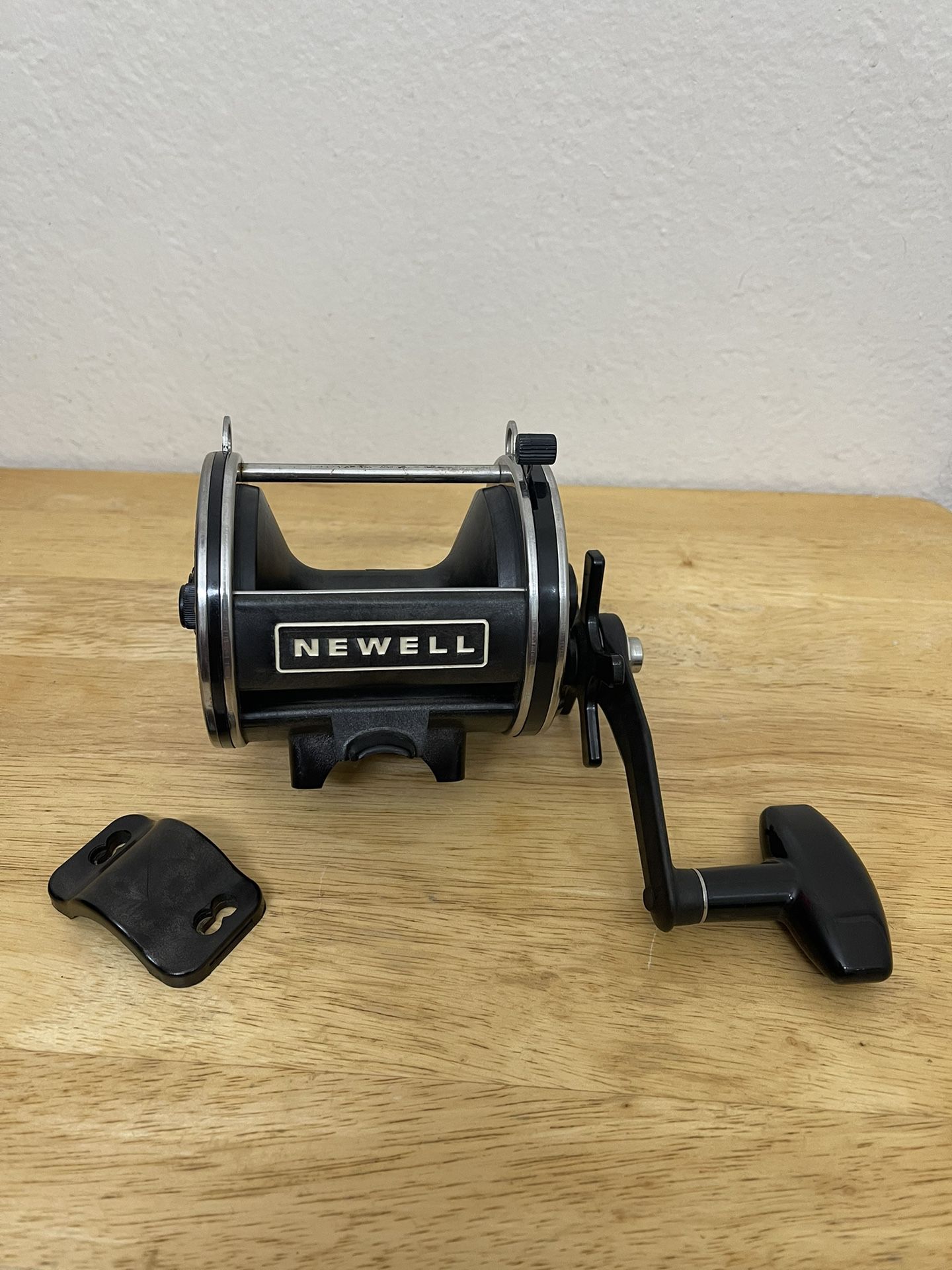 Newell G454-F Fishing Reel