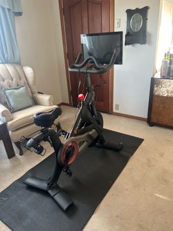 PELATON BIKE