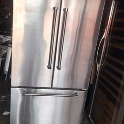 Viking Professional Refrigerator 36”