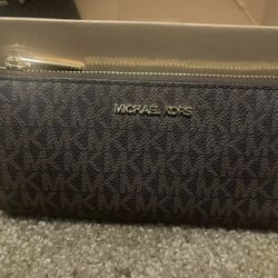 Micheal Kors Wallet 
