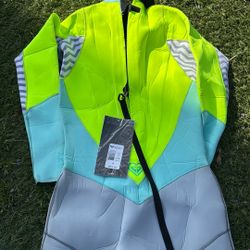 Roxy Wet Suit & Free Roxy Vest 