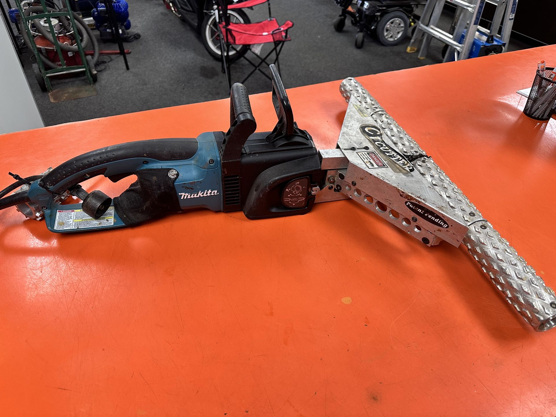 Makita SFS ProCutter 20.5” Cutting Saw