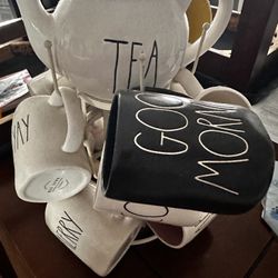 Rae Dunn Tea Pot And Cups 
