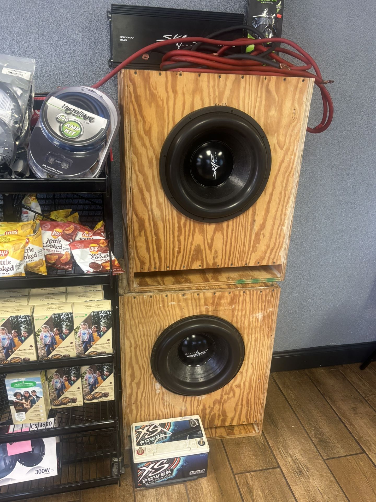 Stero System Skates 15 Inch Speakers Amp Battery And  Capacitor