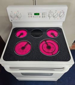 🔥🔆♨️☆GE☆♨️🔆🔥 White Glass Top Stove in Perfect Condition